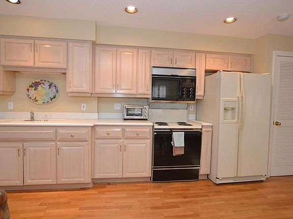 5th image of 1815 Turnberry Ter
