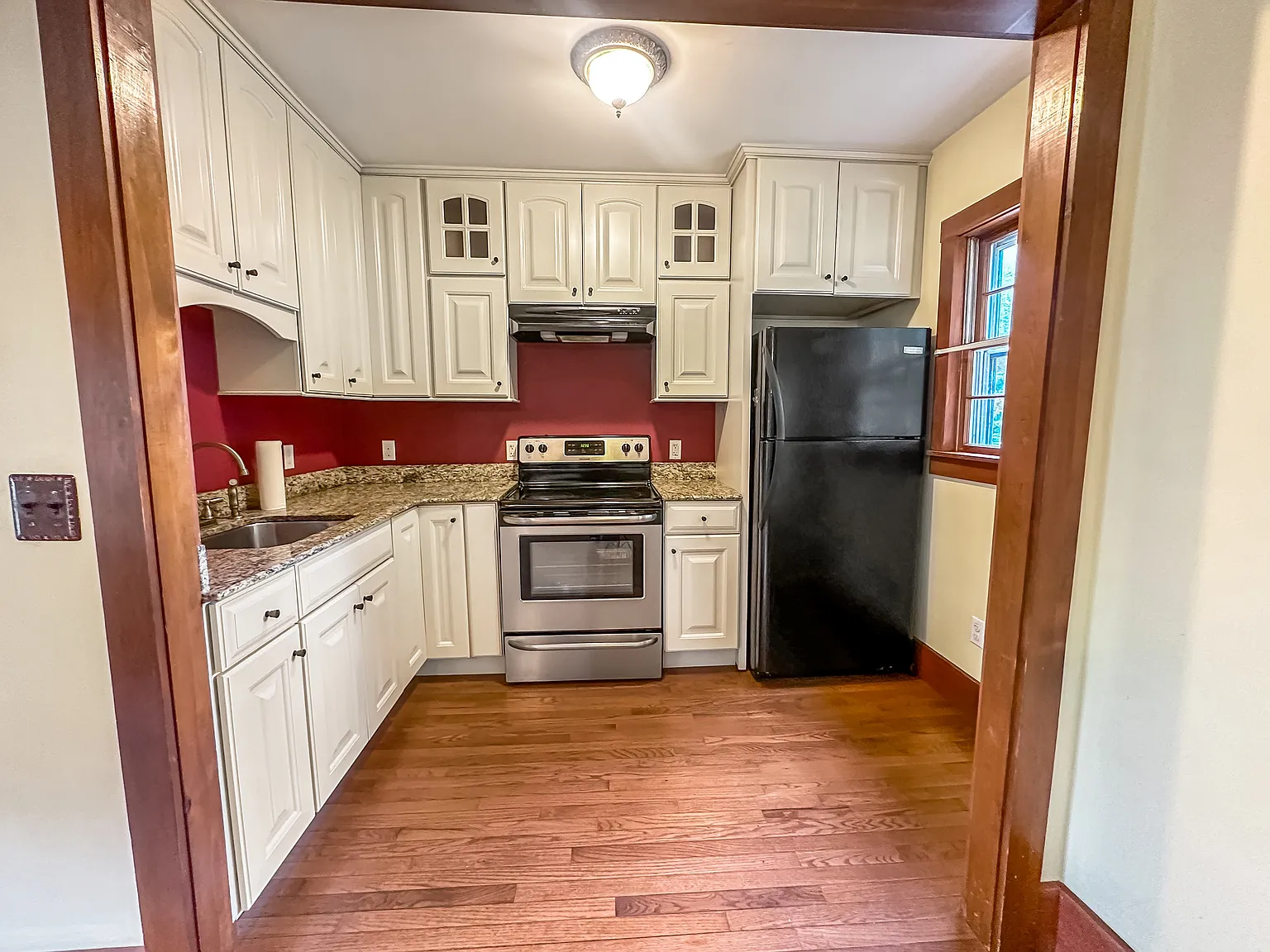 56-58 E Bacon St — Photo 4