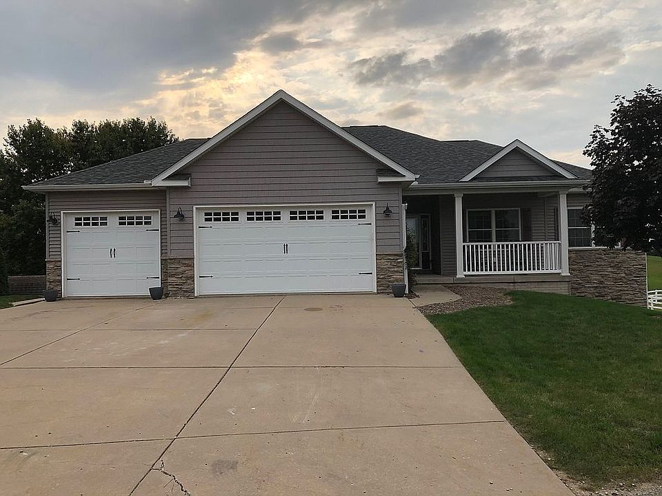 1st image of 14 Oakington Dr