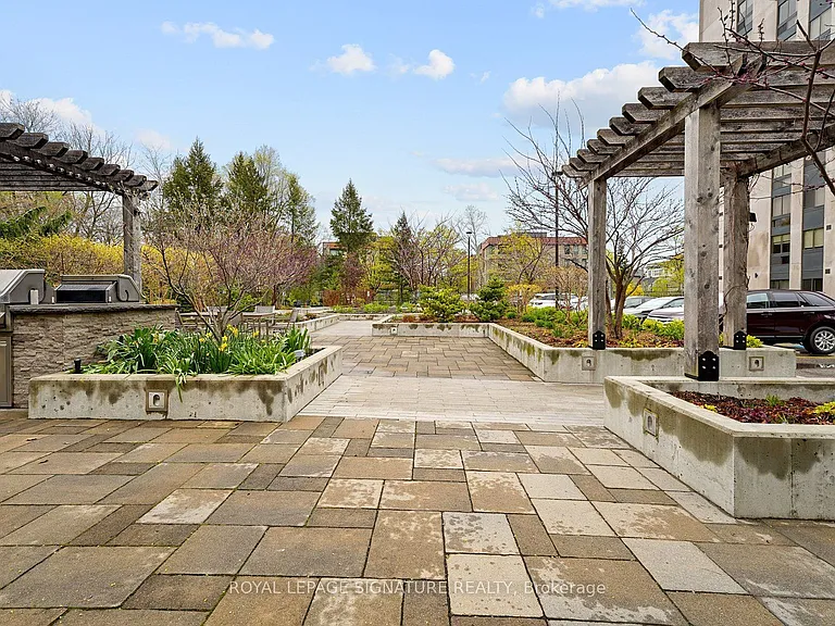5 Kenneth Ave #205 — Photo 32