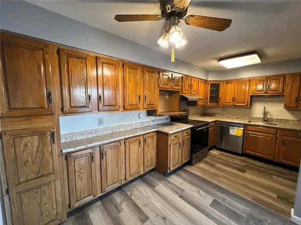 10445 Briarbend Dr APT 1, Saint Louis, MO 63146