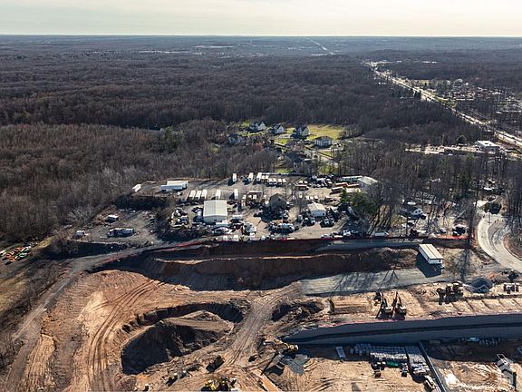 4th image of 9 Major Rd