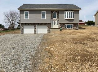 122 Grandview Dr, New Derry, PA