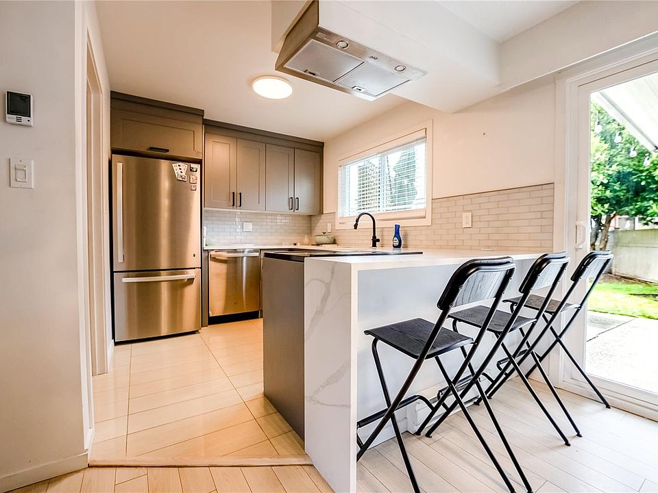 1st image of 2860 Sooke Lake Rd #102