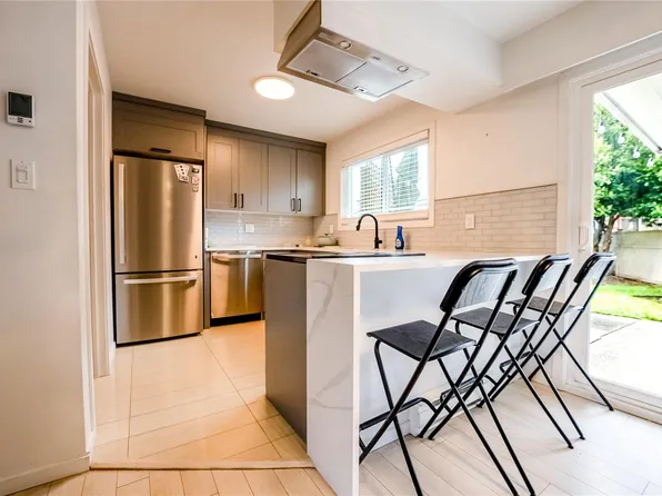2860 Sooke Lake Rd #102, Langford, BC V9B 4R3