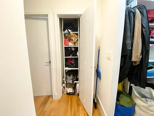 Rented by EastMount Realty LLC | media 18