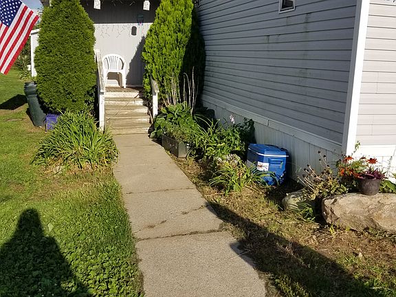 2nd image of 5321 Loomis St