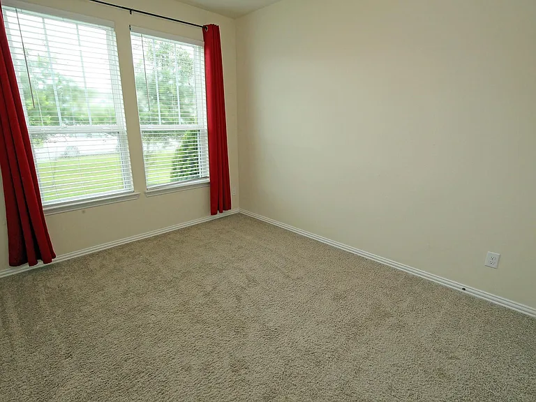 13346 Pecan Trails Dr — Photo 3