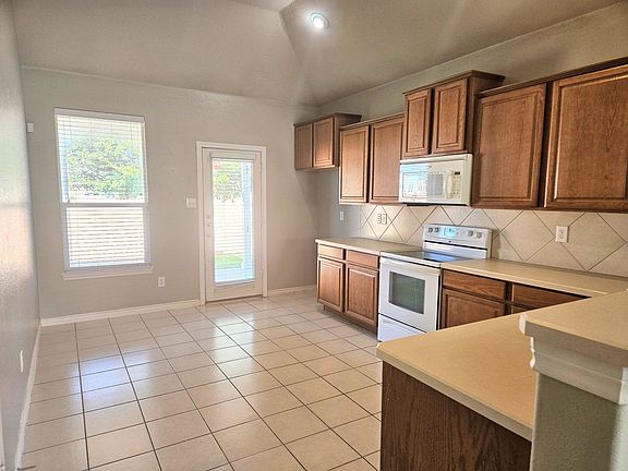 5th image of 2341 Clairborne Dr