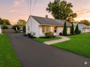 165 Bear Paw Rd, Bridgeport, CT 06606
