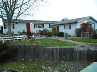 103 Raintree Ave, Sutherlin, OR 97479