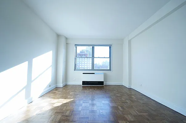 Rented by Bond New York | media 20