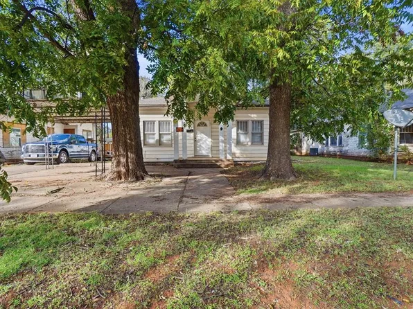 919 W 2nd St, Elk City, OK 73644