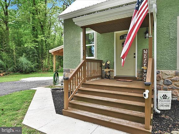 4th image of 30 Evergreen Dr