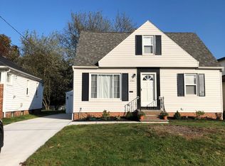 1341 Elmwood Rd, Mayfield Heights, OH 44124