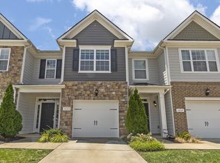 1053 Enclave Ave, Pleasant View, TN 37146