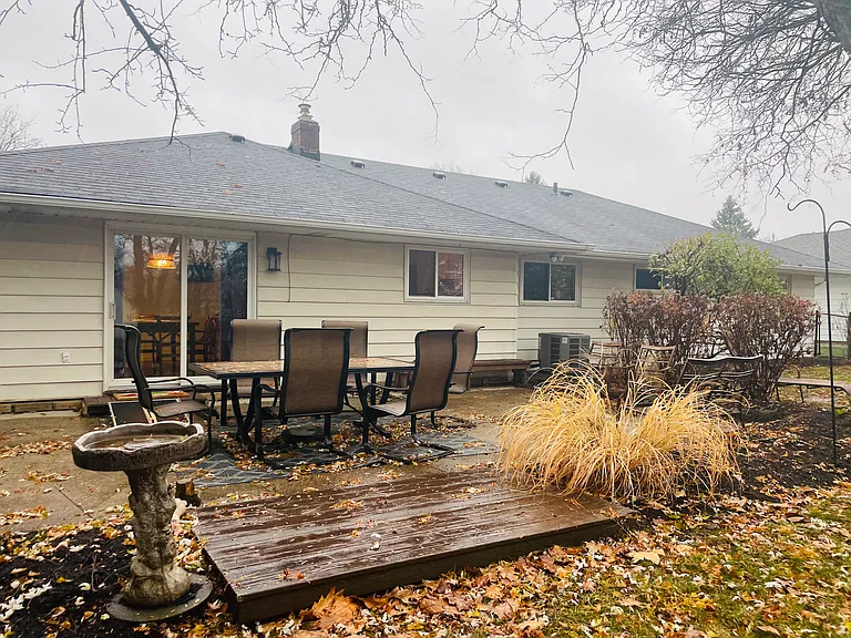 916 Cranbrook Dr — Photo 22