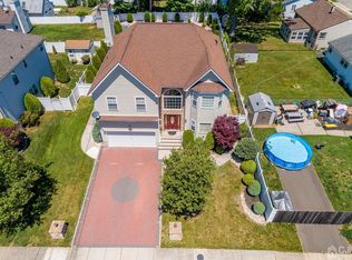 990 Woodruff St, Iselin, NJ 08830