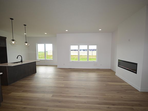 4th image of 515 Zach Rd