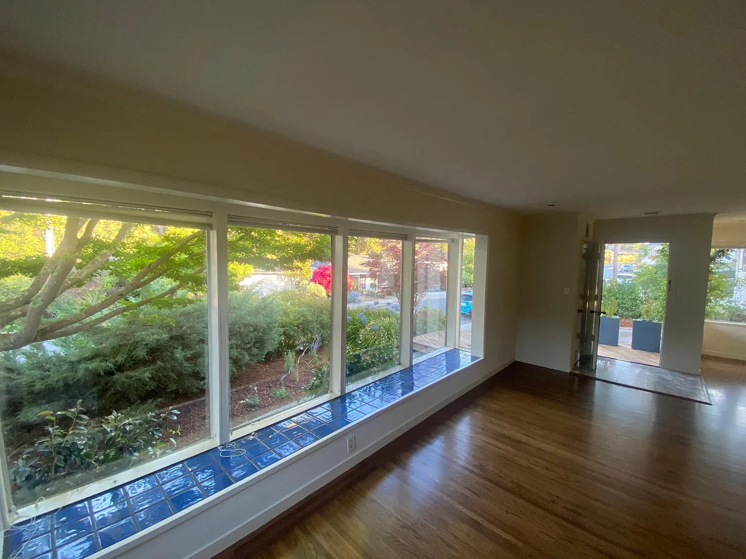 124 Edgehill Dr — Photo 4