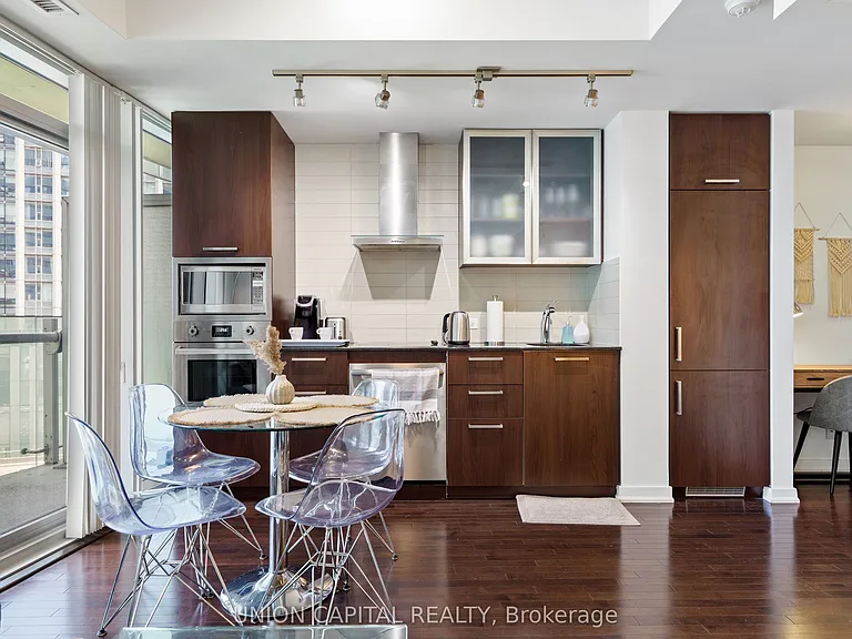 12 York St #501 — Photo 4