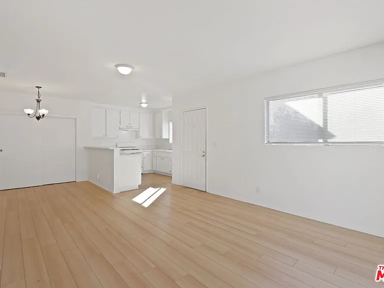 5429 Troost Ave #4 — Photo 8