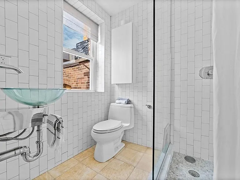 112 Prince St #4 — Photo 4