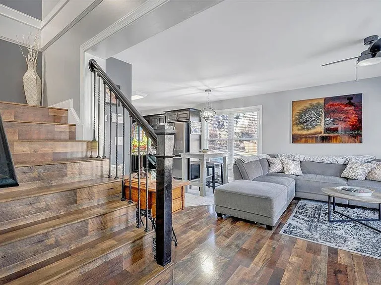 412 Fairfax Ave NW — Photo 2