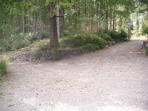 5th image of 150 NE Madrona Ave