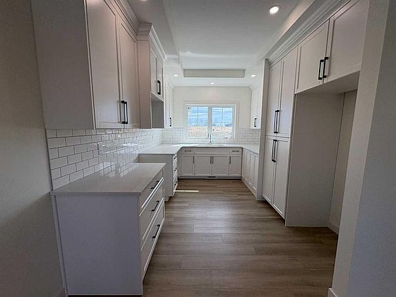 4th image of 427 S Meadowlark Way