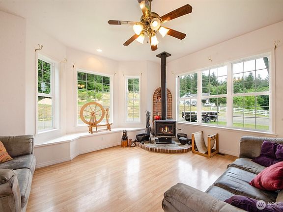 4th image of 12832 Hunter Road SW