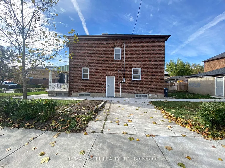 443 Vaughan Rd — Photo 32