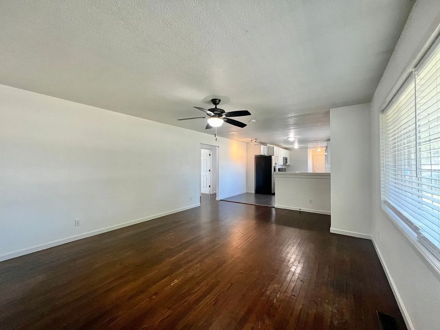 3 Bedroom, 2 bath house — Photo 3