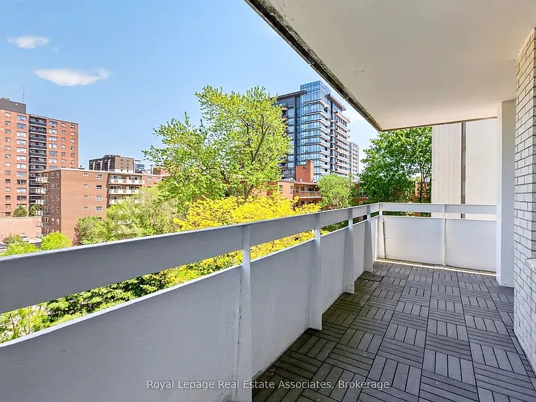 39 Stavebank Rd W #404 — Photo 21