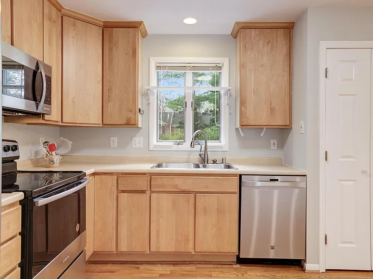 9823 Saint Cloud Ct — Photo 22