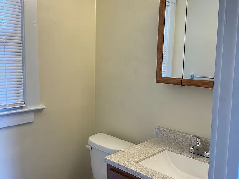 326 E Liberty St — Photo 2