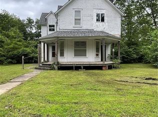 108 E Orange Ave, Caney, KS 67333