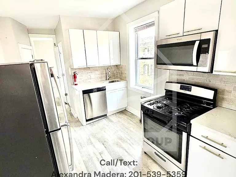 303 58th St #15A — Photo 2