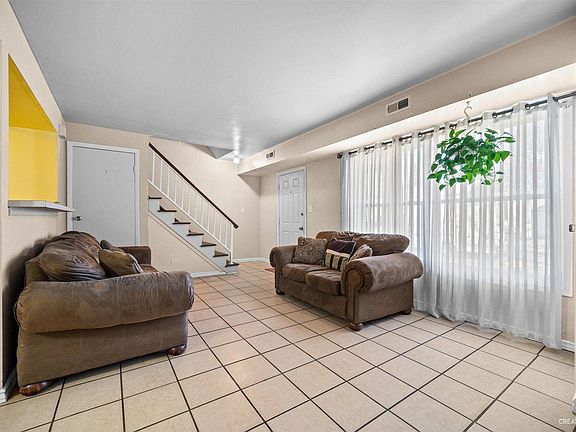 4th image of 1372 S Glen Cir APT A