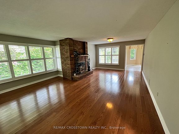 5th image of 15 Dobson Ct