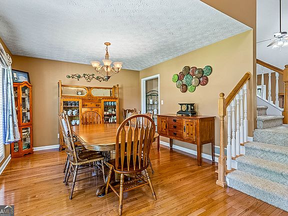 5th image of 2025 Pheasant Run Dr