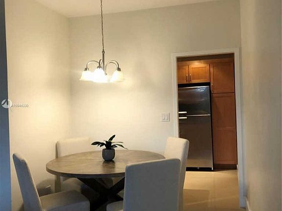 4th image of 700 Biltmore Way APT 409