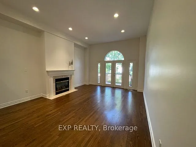85 Brant St — Photo 3