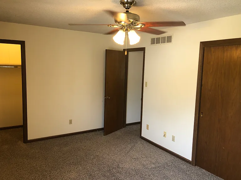 1040 SW Lilly Cir — Photo 8
