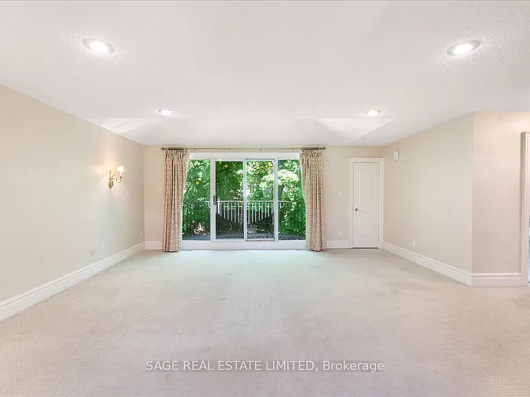 67 Agincourt Dr — Photo 33