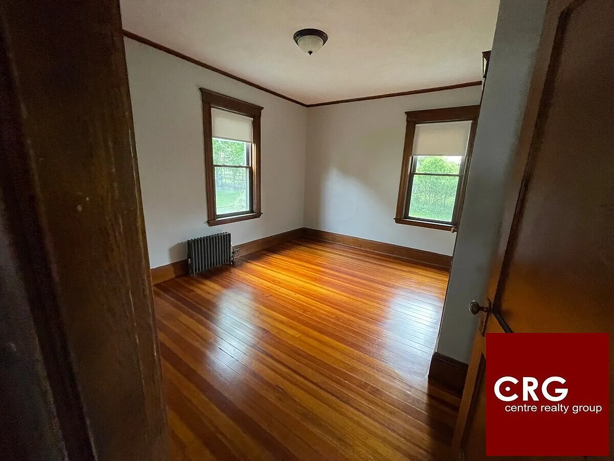 3 bed, 1.0 bath, 1000 sqft, $4,250 — Photo 4