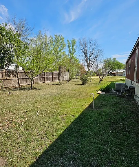 103 E Eckhart Ave — Photo 13