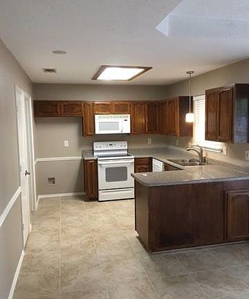 5th image of 1107 Cypress Dr
