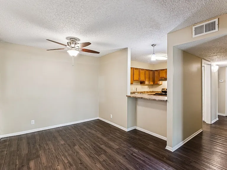 Ashford Place Apartments — Photo 52