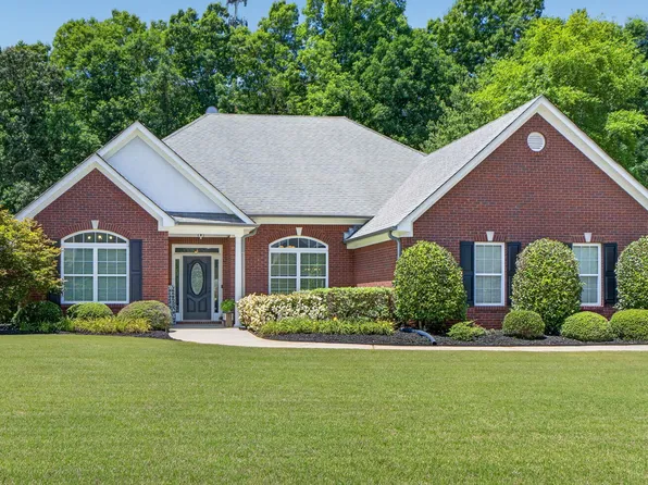 229 Hummingbird Ct, Hampton, GA 30228